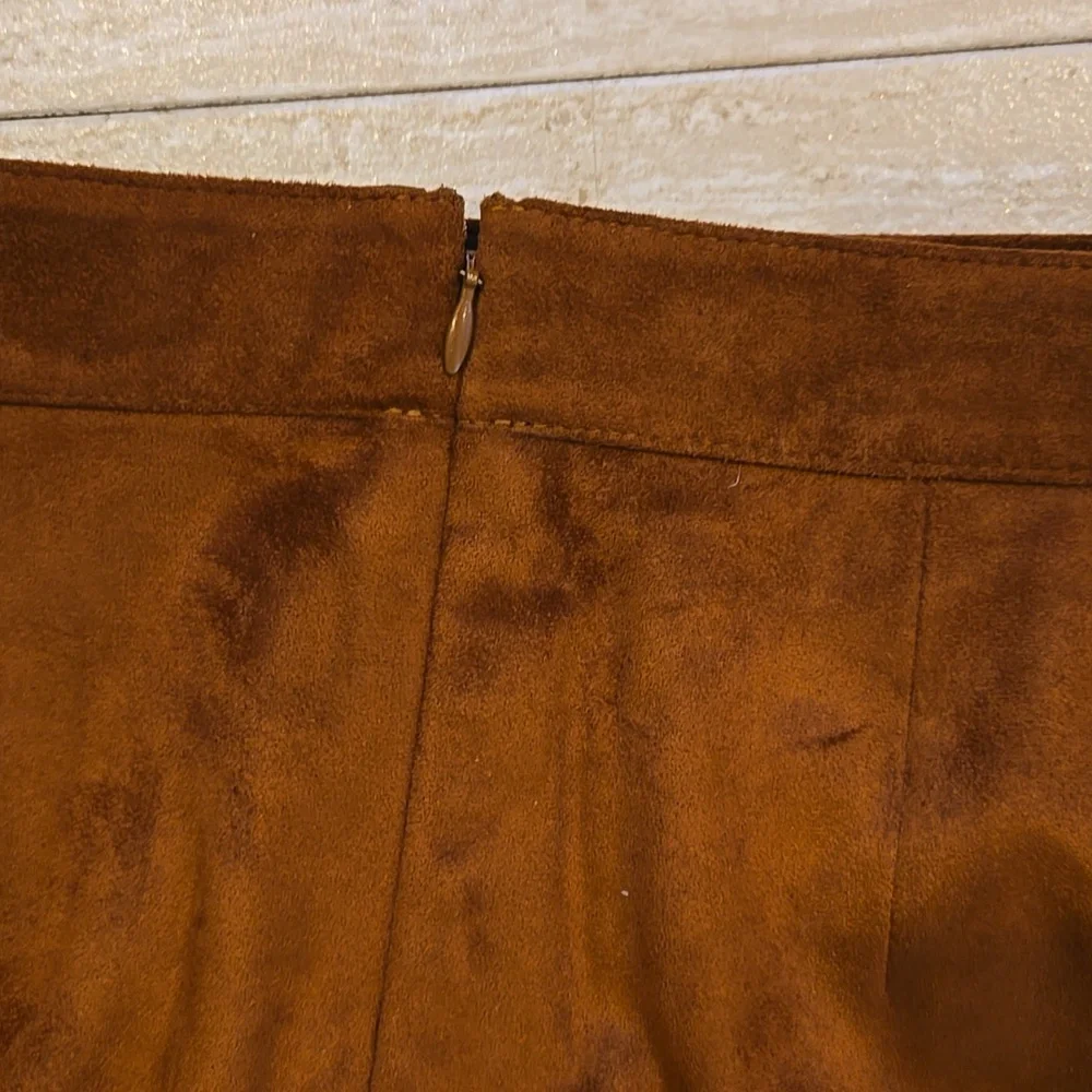 Talbot's Caramel Brown Faux Suede Stylish Pencil Skirt - Picture 5 of 7